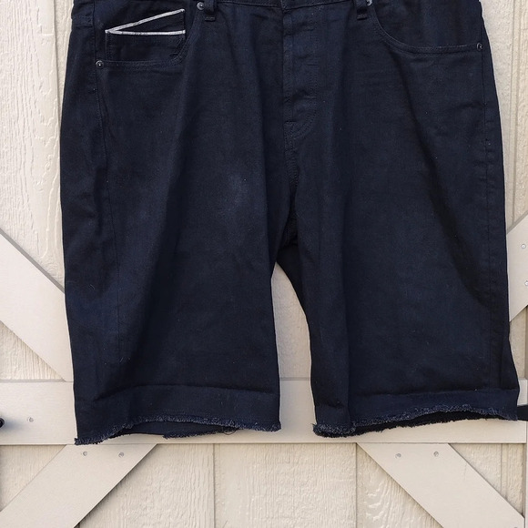 Cult of Individuality Logan Short Jean Shorts Men 38 Black Raw Hem Button Fly - Picture 2 of 11